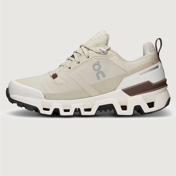 ON Cloudwander Waterproof  women size 9.5 
COLOR: SAND | IVORY $ 170 - Picture 3 of 16